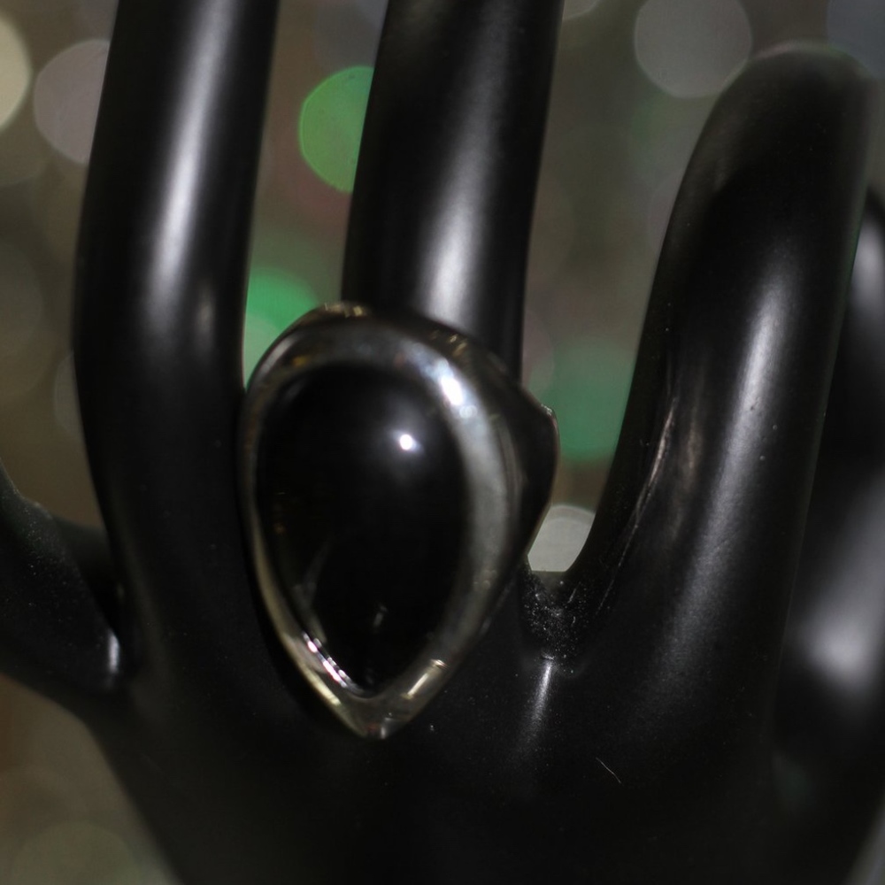 1990's Silver Black Onyx Stone Ring Size: 5 1/2